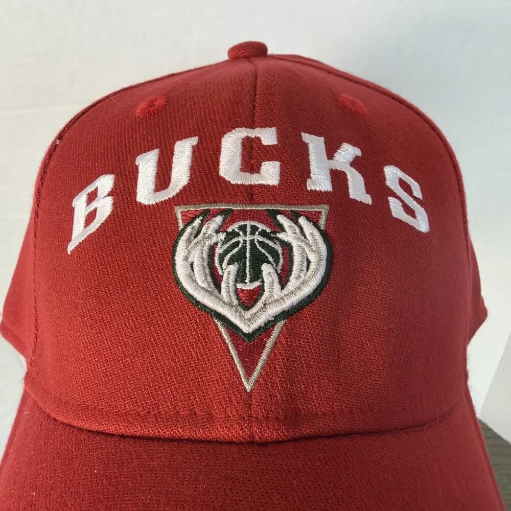 Deadstock 2006 NBA Elevation Milwaukee Bucks Burnt Red Fitted Hat M